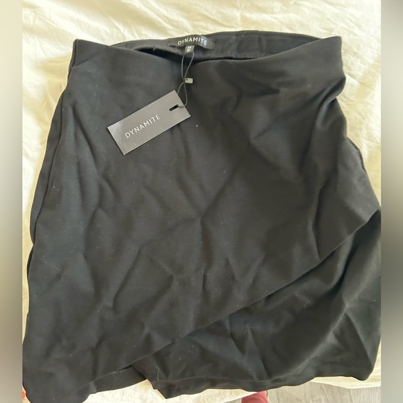 DYNAMITE MINI ASYMMETRICAL SKIRT - Picture 1 of 2